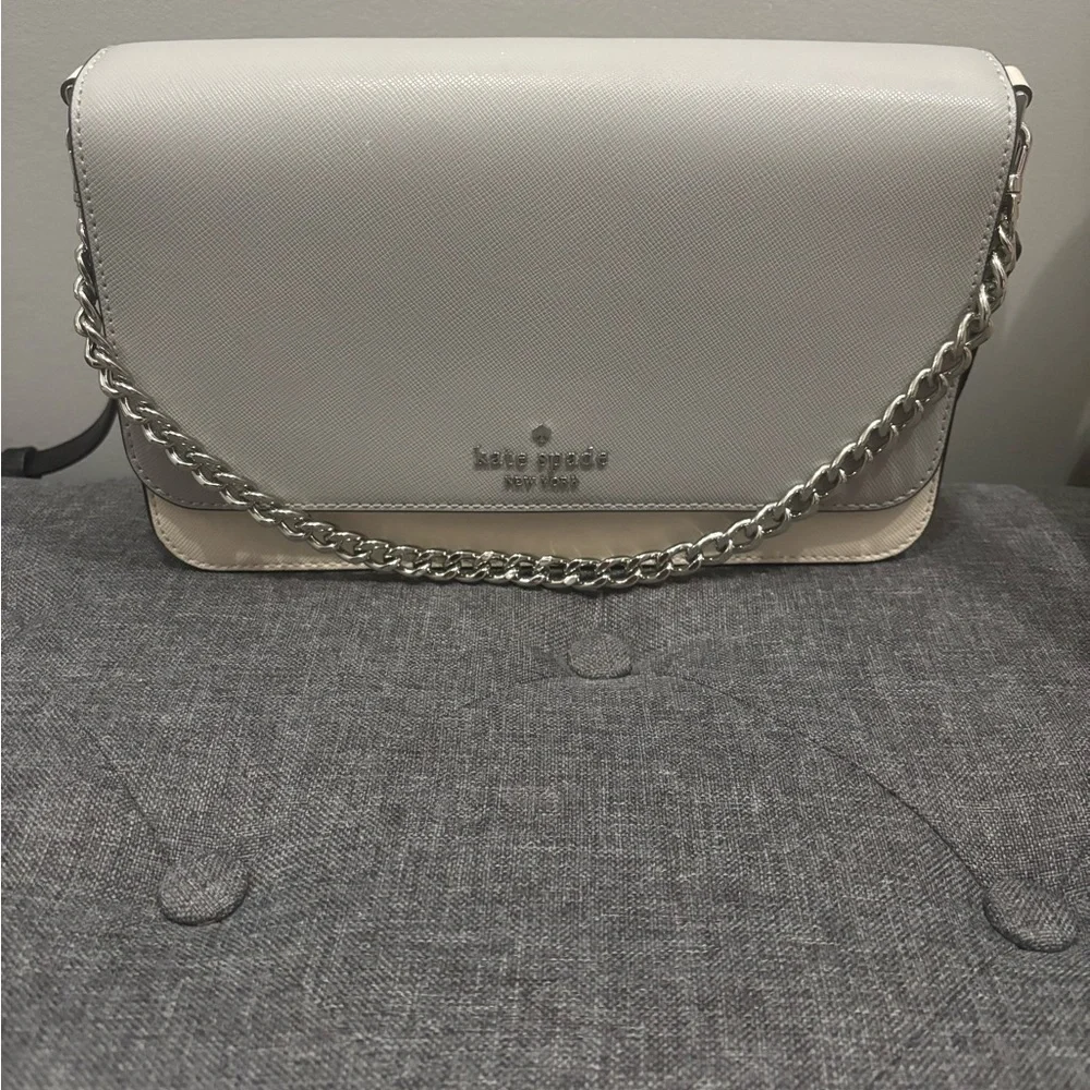 Kate Spade Elegant Gray and Cream Crossbody Bag - Picture 3 of 6